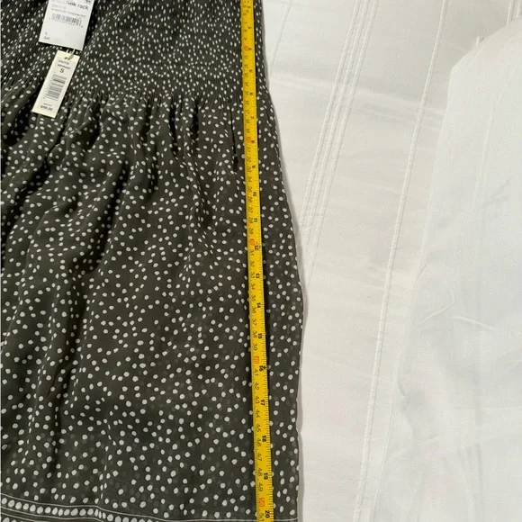 Midi skirt small Nordstrom Rack. Army/Ivory Random Dot. NWT - Picture 5 of 10